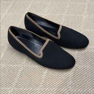 Vionic Black and Brown Flats
